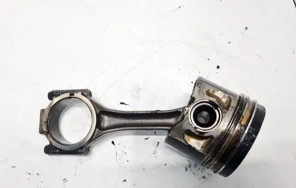 Volkswagen PASSAT B5.5 Piston with connecting rod