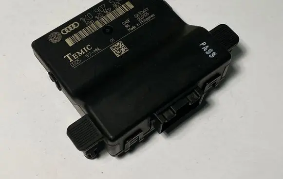 Skoda Octavia Mk2 (1Z) Gateway control module 1K0907530E 1K0907951