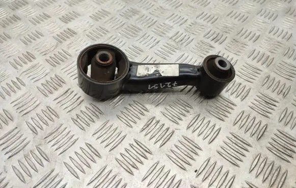 Hyundai Tucson TL Engine mounting bracket