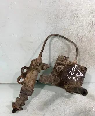 Mitsubishi L200 Clutch slave cylinder 