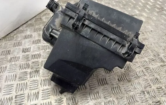 Ford Fusion II Air filter box DS739661FB DS739600FF DS739643FB