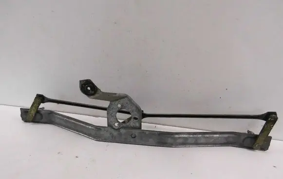Volkswagen Polo II 86C 2F Front wiper linkage 867955605A
