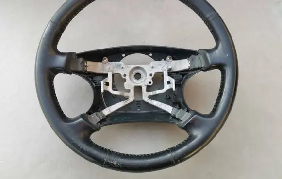 Toyota Avensis Verso Steering wheel 1130004