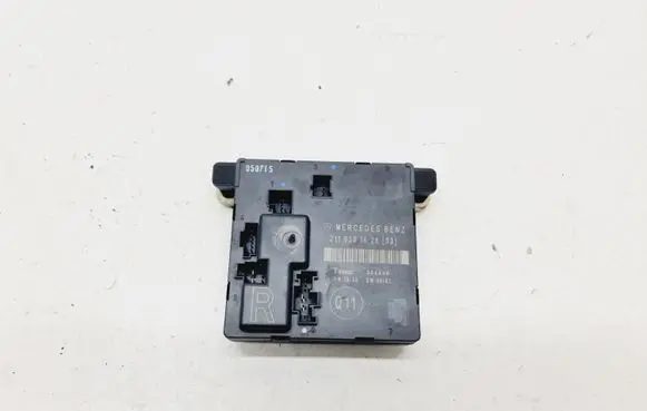 Mercedes-Benz E W211 Door control unit/module 2118201626