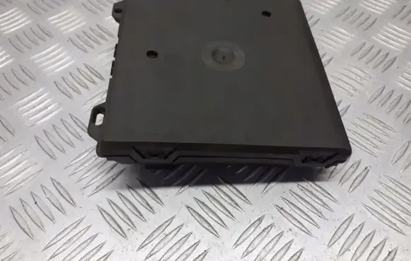 Skoda Fabia Mk1 (6Y) Voice control module 6Q1937049