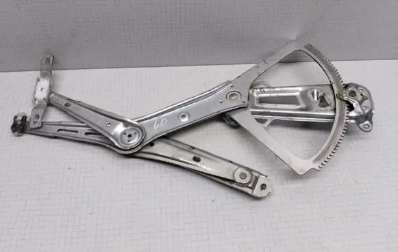 Opel Astra G Front door manual window regulator 90521870