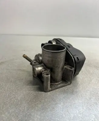 Volkswagen Golf V Throttle valve 036133062