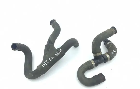 Mercedes-Benz Vito Viano W639 Engine coolant pipe/hose A6398321323
