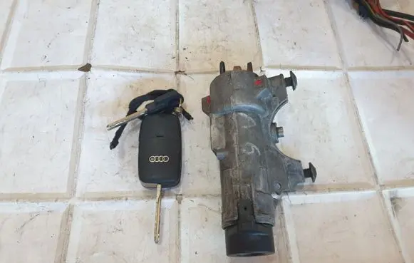 Audi A6 S6 C5 4B Ignition lock 4B0905851C