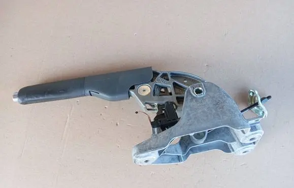 Volkswagen Golf Plus Handbrake/parking brake lever assembly 1K0711303