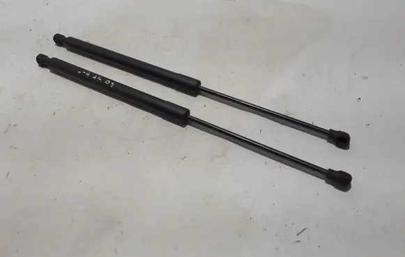 Citroen C4 III e-C4 Tailgate strut 9831083780