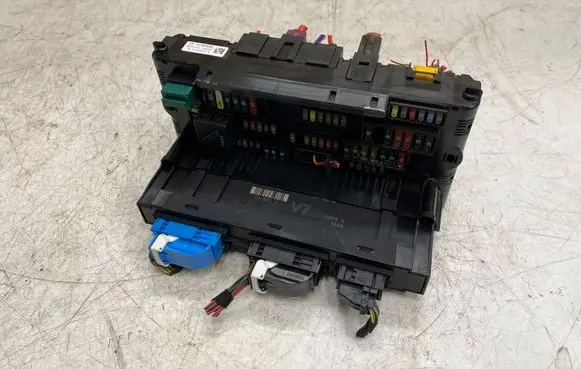 BMW 5 F10 F11 Fuse box set 9252815 02203769