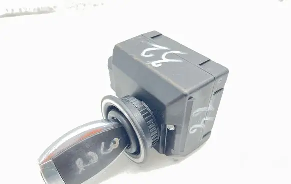 Mercedes-Benz C W204 Ignition lock A2075450108