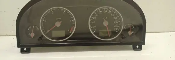 Ford Mondeo Mk III Speedometer (instrument cluster) 1S7F10841 647U187
