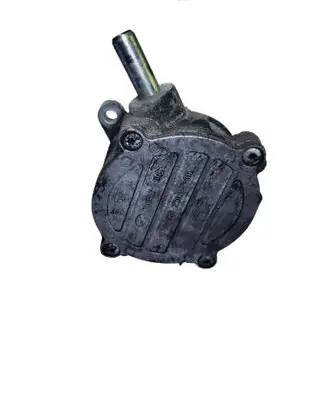 Mercedes-Benz C W203 Vacuum pump A64623065