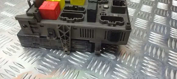 Renault Laguna II High voltage junction box 8200213234D
