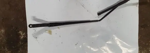 Toyota Avensis Verso Windshield/front glass wiper blade NOCODE
