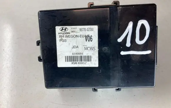 Hyundai i40 Parking PDC control unit/module 957703Z050