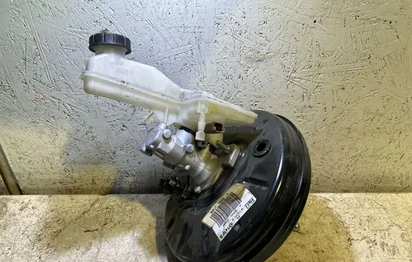 Peugeot 208 Brake booster 9824391180 1354268