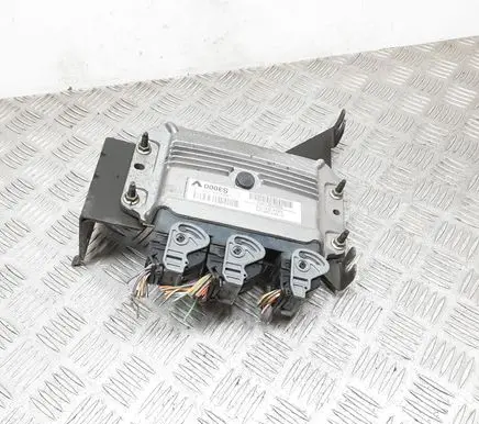 Renault Megane II Engine control unit/module 8200321263 215842882A 8200387138
