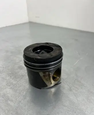 Mercedes-Benz CLA C117 X117 W117 Piston 3R0 0834A