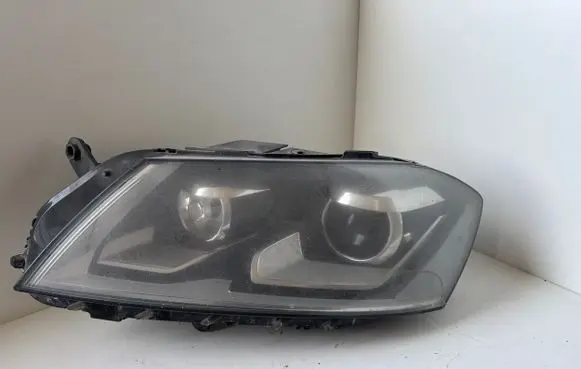 Volkswagen PASSAT B7 Headlight/headlamp 90005332 3AB941751