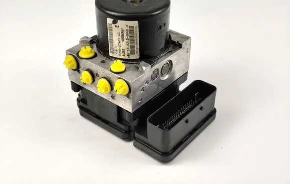Ford Fusion ABS Pump AV592C405CC 10021206684 10096101543