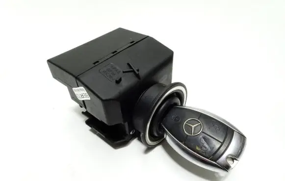 Mercedes-Benz CLK A209 C209 Ignition lock A2095453308 33002428 33002429