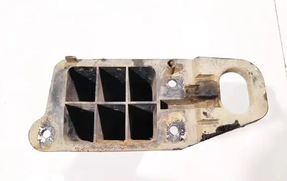 Front bumper mounting bracket