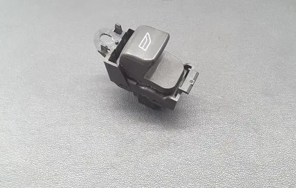 Volvo V50 Electric window control switch 30774162