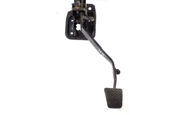 Mitsubishi Outlander Clutch pedal MN101630