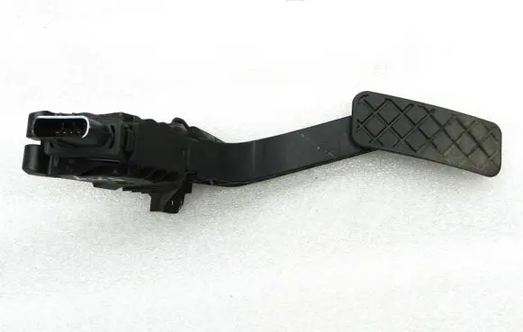 Seat Leon (5F) Accelerator throttle pedal 5Q2721503D 5Q2721503