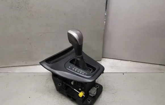 Volvo S80 Gear shifter/selector P30759287