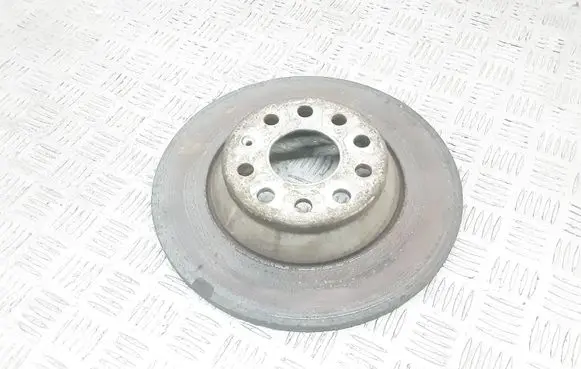 Volkswagen PASSAT B8 Rear brake disc