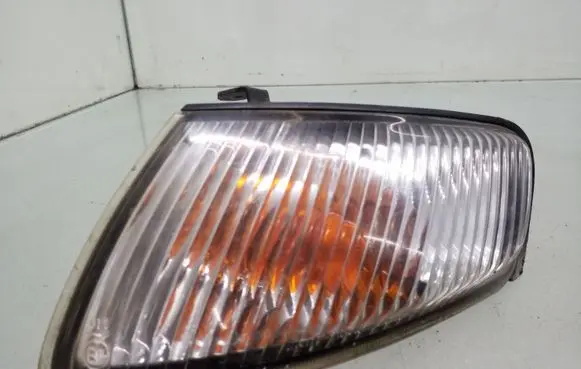 Mazda 626 Front indicator light 21061822