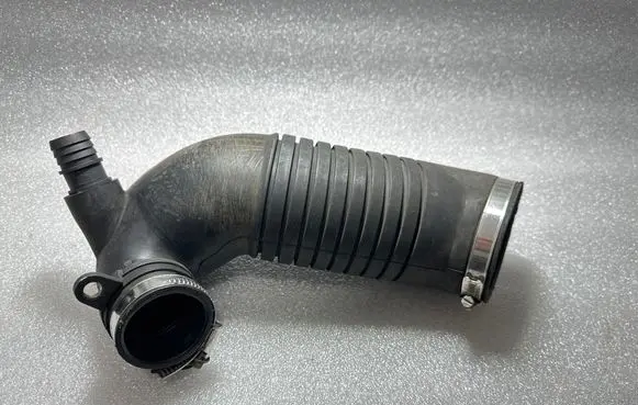 Audi A4 S4 B6 8E 8H Air intake hose/pipe 8D0129615K