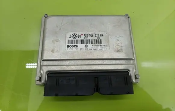 Audi A4 S4 B5 8D Engine control unit/module 4B0906018AA