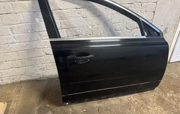 Volvo XC70 Front door