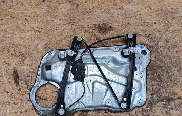 Volkswagen Golf IV Front door window regulator with motor 1J4837755A 119692107
