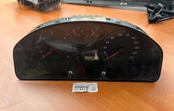 Volkswagen Transporter - Caravelle T5 Speedometer (instrument cluster) 7H0920861A 24070628163