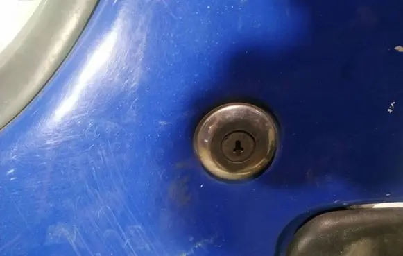 Citroen Berlingo Front door lock (next to the handle) 