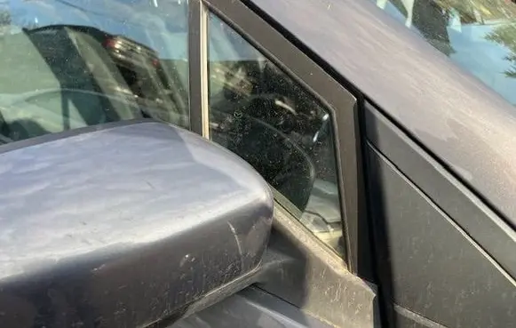 Mazda MX-5 NC Miata Front triangle window/glass 