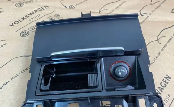 Audi A5 Sportback 8TA Ashtray (front) 8K0857951C