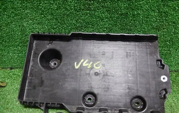 Volvo V40 Battery tray 