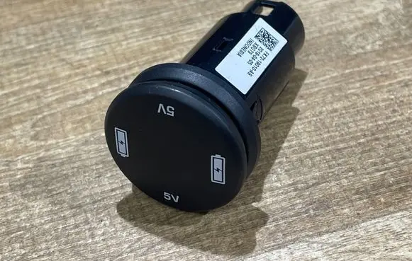 Land Rover Range Rover Sport L494 USB socket connector FK7219010AB XBGT3 20190405