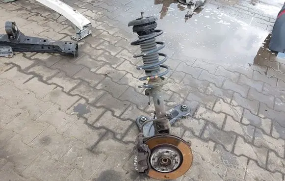 Peugeot 2008 I Front wheel hub spindle knuckle