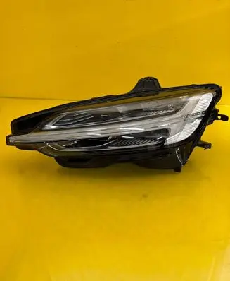 Volvo S60 Headlight/headlamp 32228815