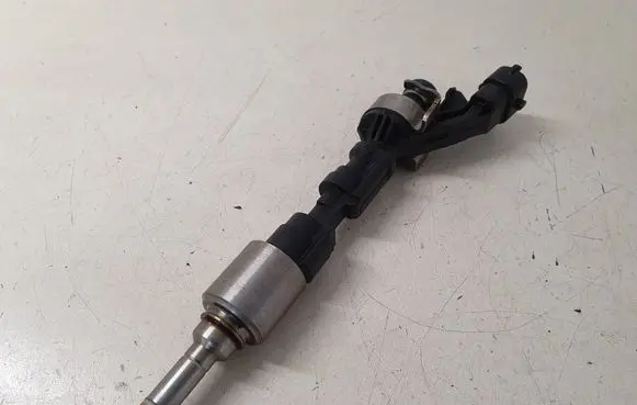 Ford Focus Fuel injector BM5G9F593BA