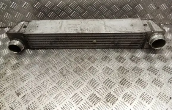 BMW 5 E60 E61 Intercooler radiator 7787446
