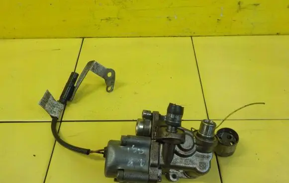 Mercedes-Benz C W204 Fuel injection high pressure pump A2711500420